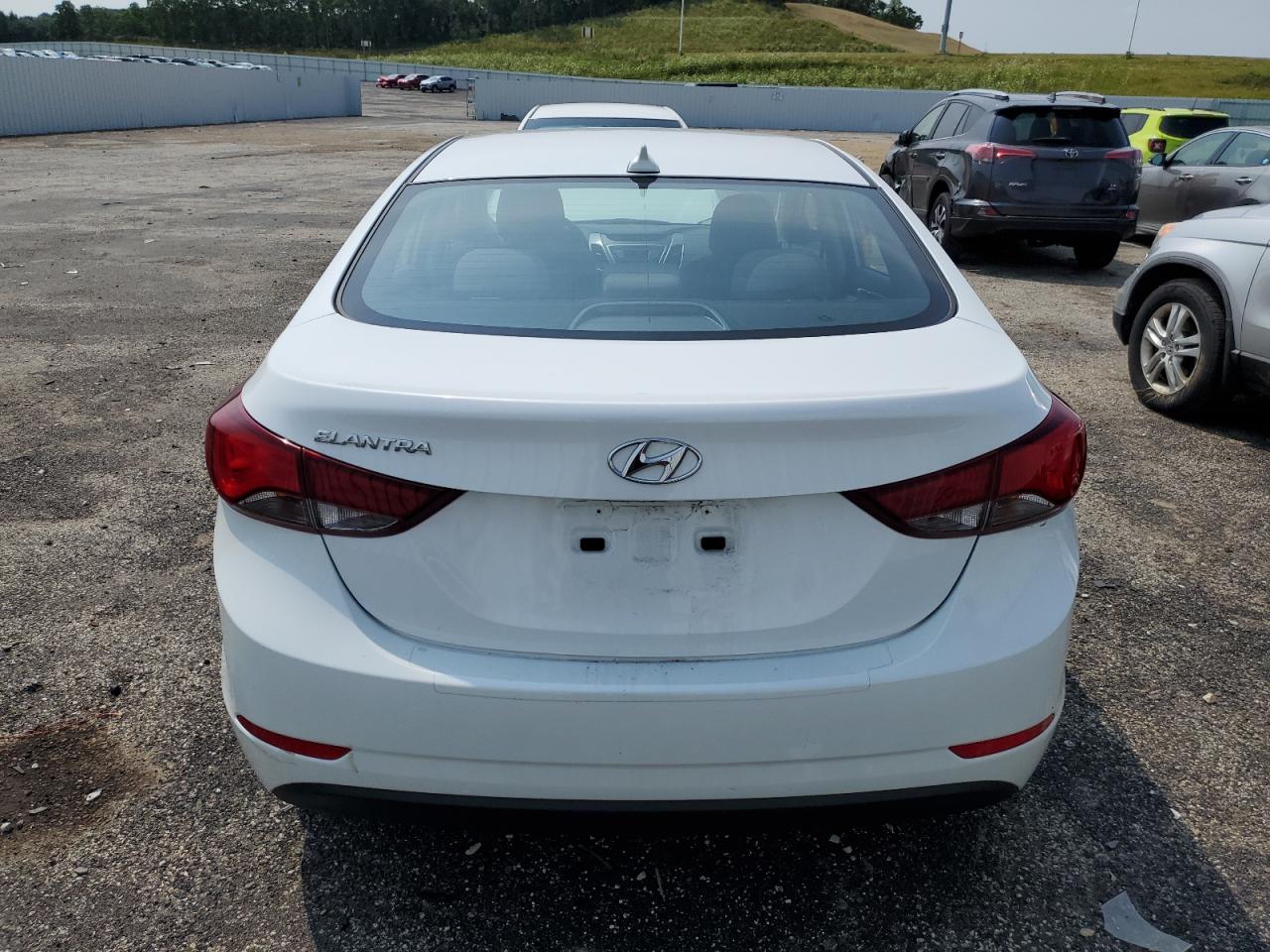 2016 Hyundai Elantra Se VIN: 5NPDH4AE2GH685403 Lot: 63661944