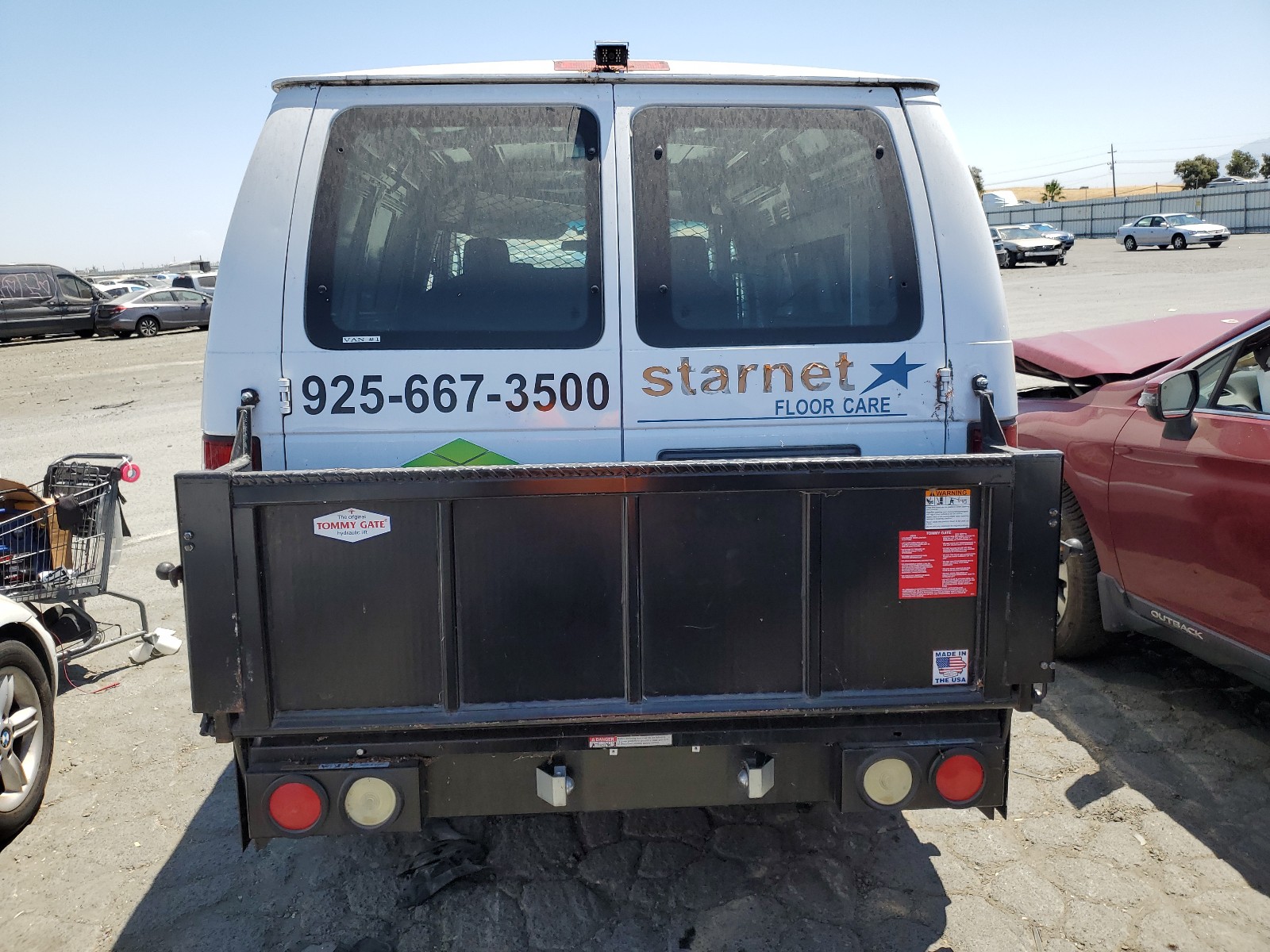 1FTNE2EW3BDA28418 2011 Ford Econoline E250 Van