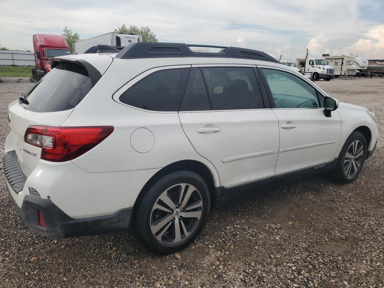 2018 Subaru Outback 2.5I Limited VIN: 4S4BSANC9J3272716 Lot: 63641604