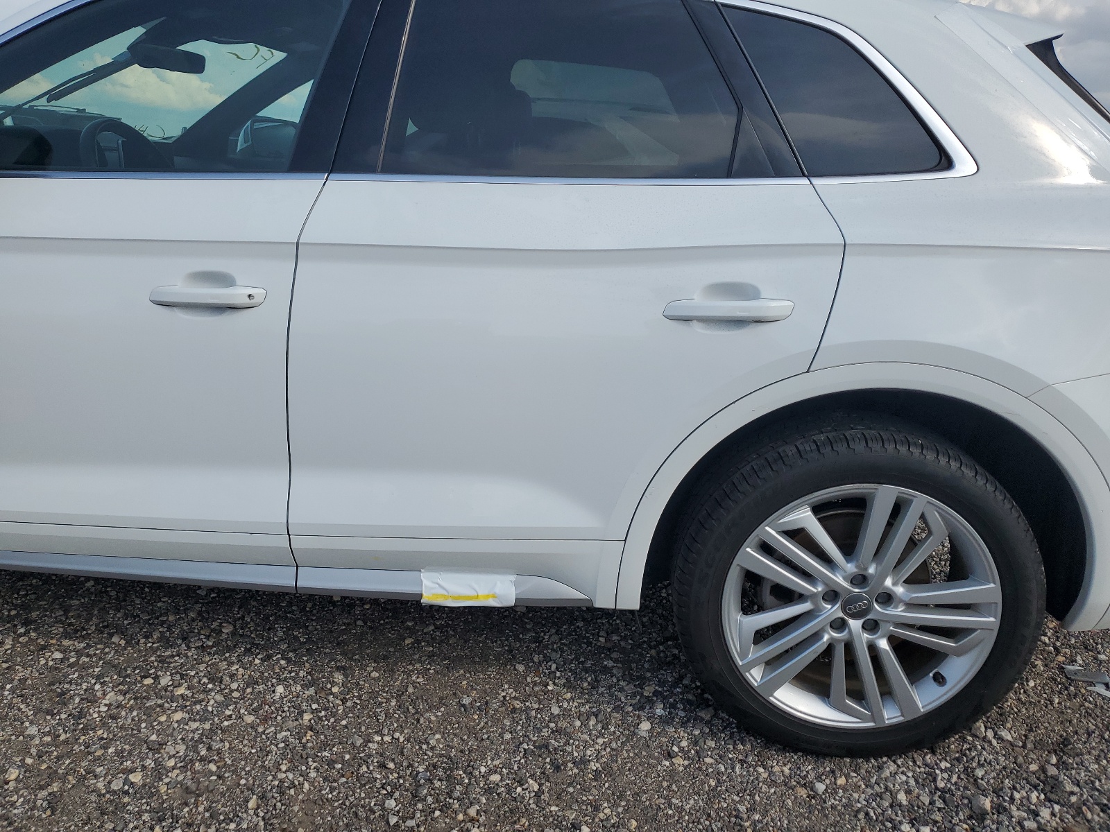 WA1CNAFY1J2116048 2018 Audi Q5 Prestige