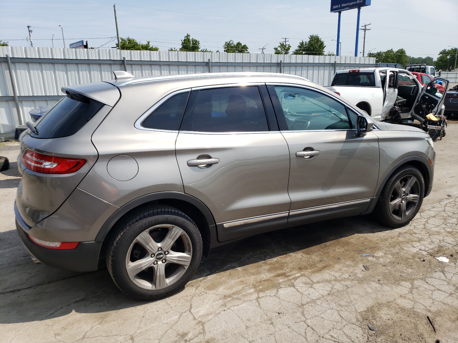 2016 Lincoln Mkc Premiere vin: 5LMCJ1C9XGUJ24153