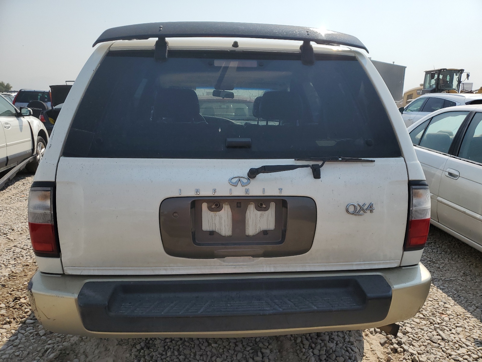 JNRAR07YXYW075903 2000 Infiniti Qx4