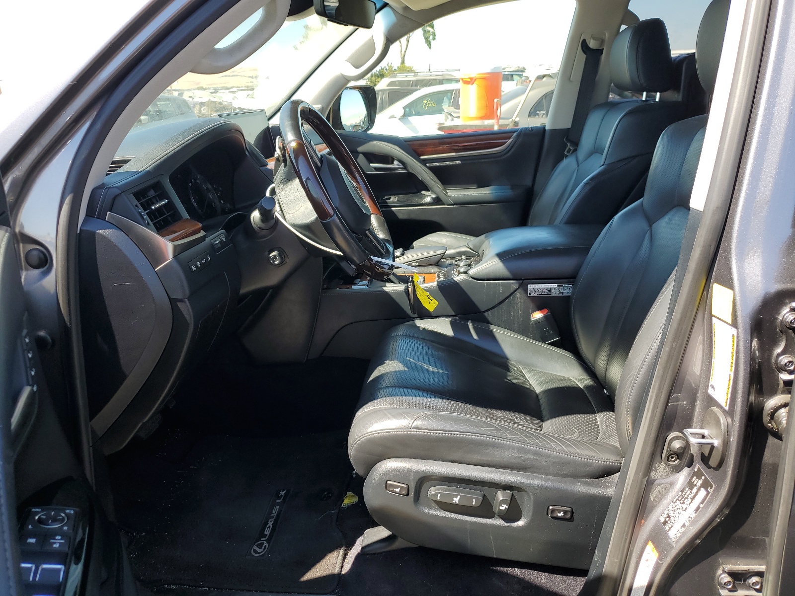 JTJHY7AX0J4254556 2018 Lexus Lx 570