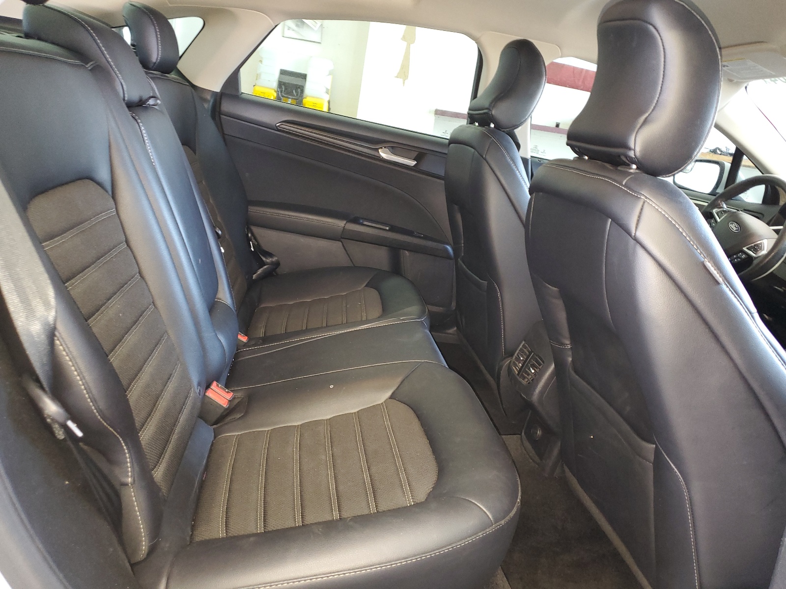 3FA6P0T97JR155989 2018 Ford Fusion Se