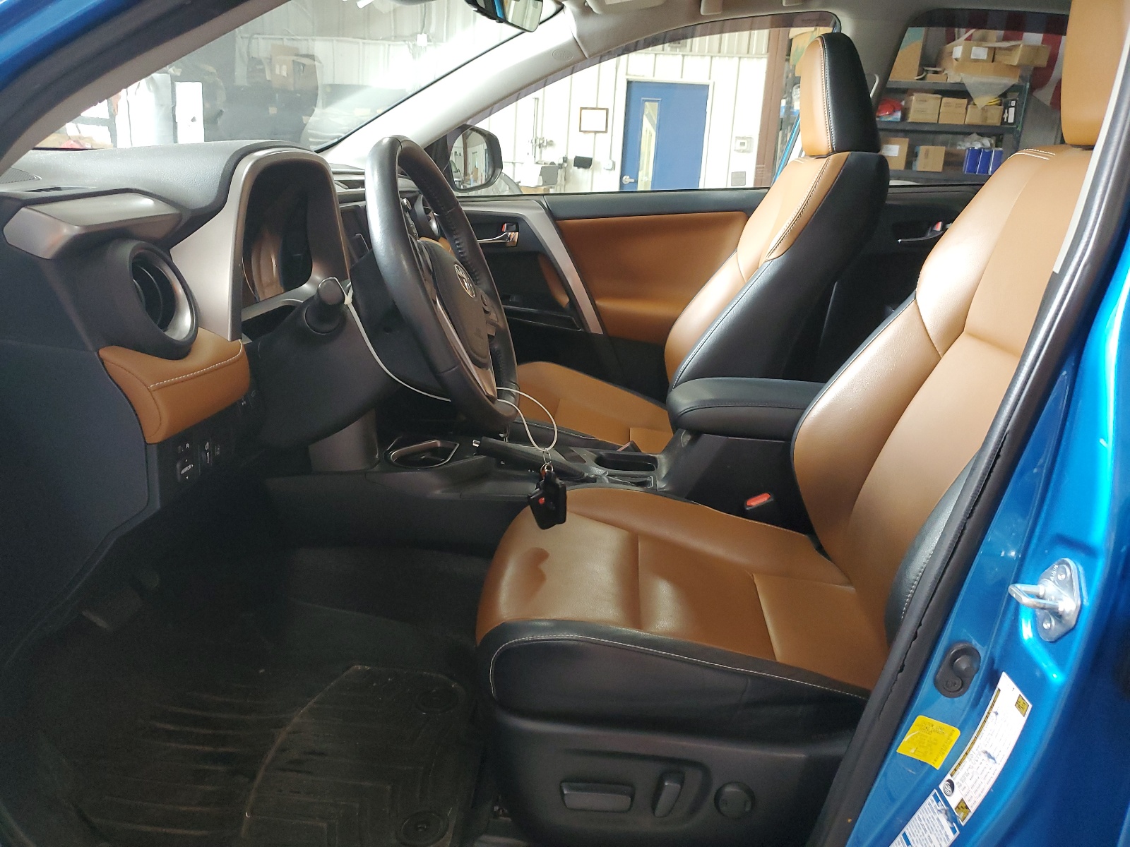 JTMDFREV6GD189443 2016 Toyota Rav4 Limited