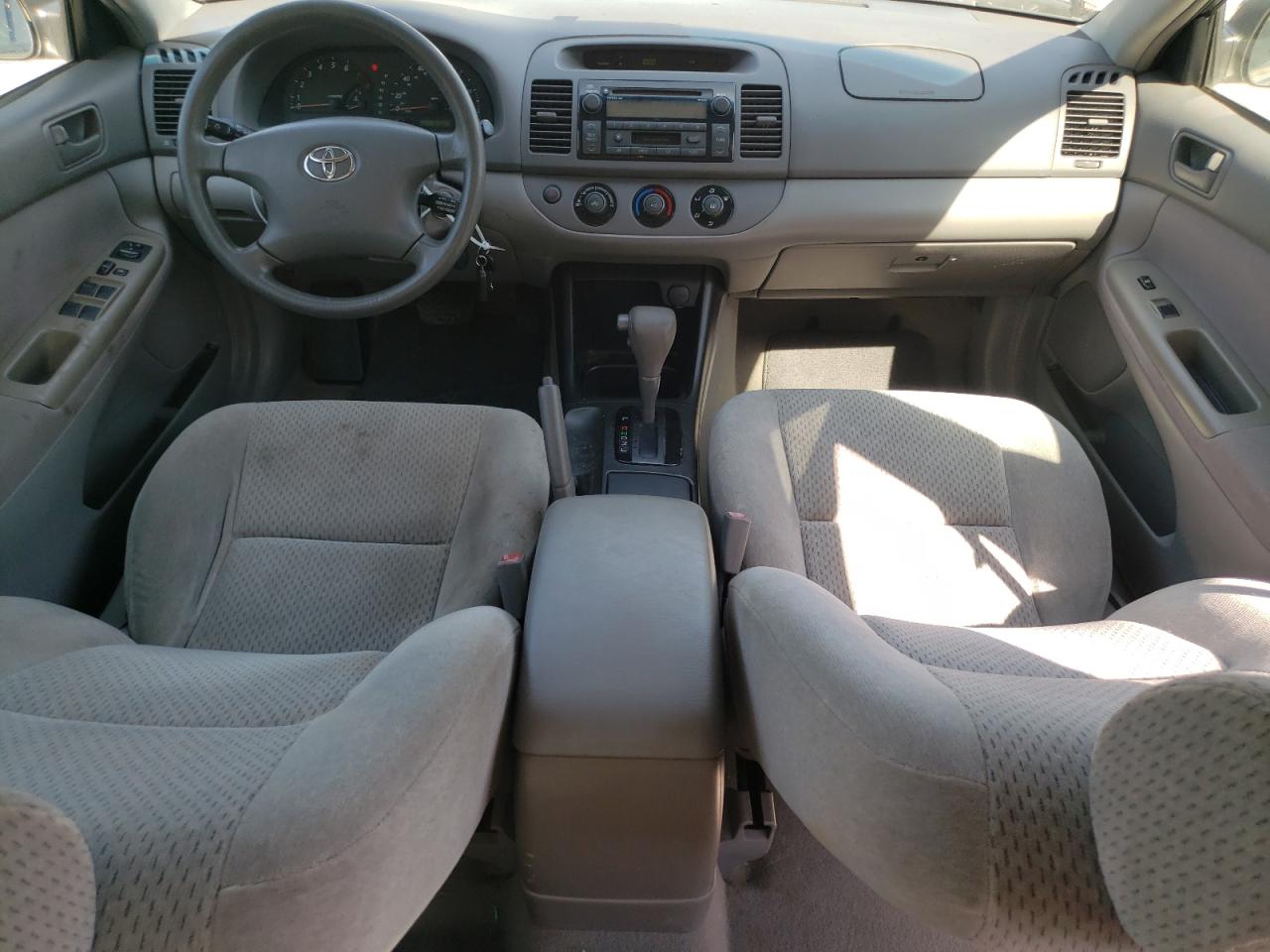 2003 Toyota Camry Le VIN: 4T1BE32K83U673640 Lot: 62963724