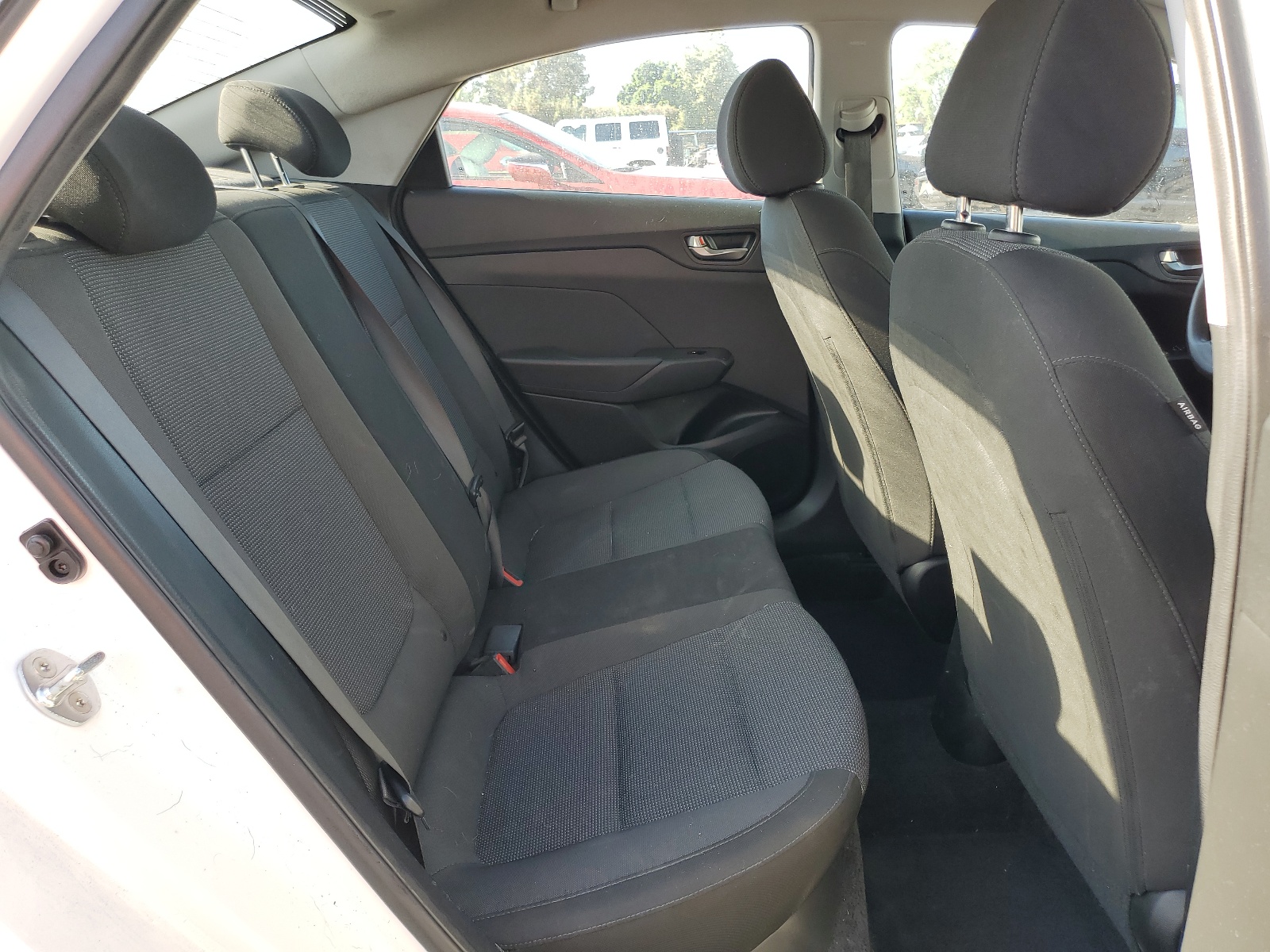 3KPC24A39KE076866 2019 Hyundai Accent Se