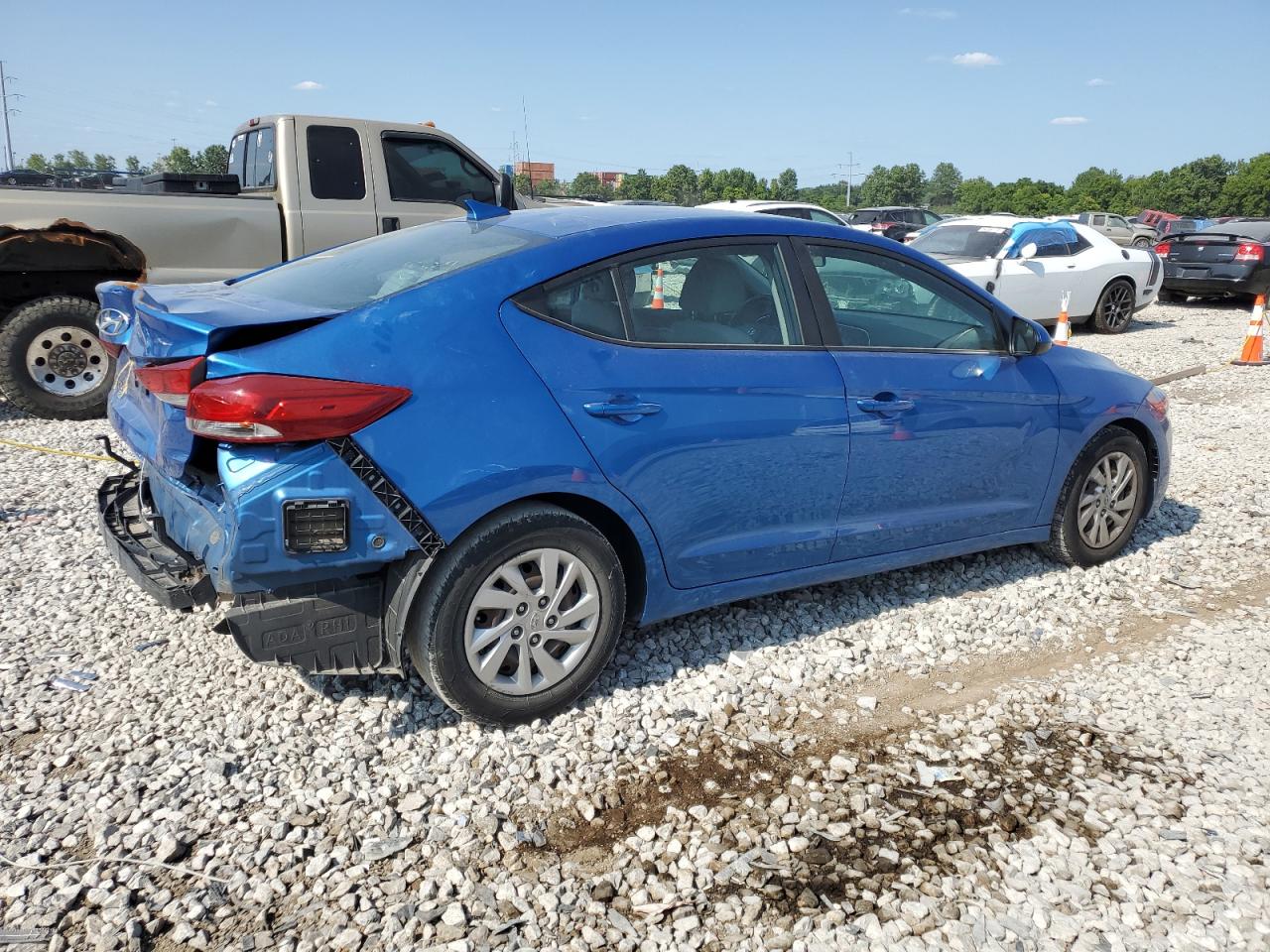 2017 Hyundai Elantra - Image 3