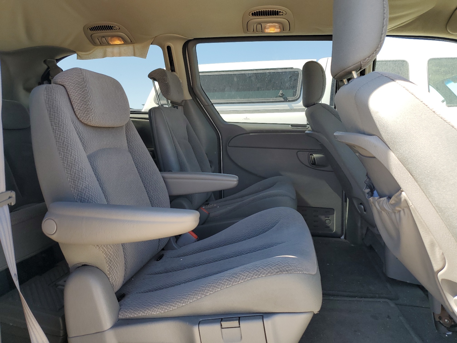 2C4GP54L95R180569 2005 Chrysler Town & Country Touring