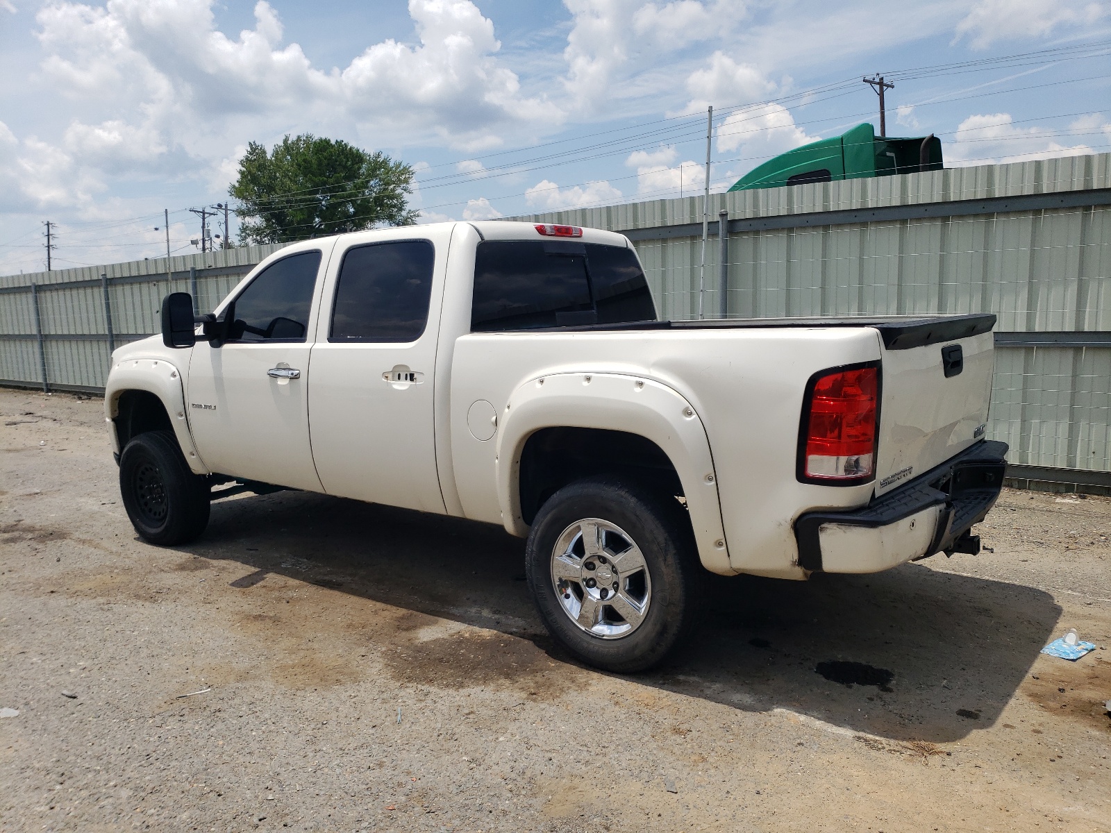 2013 GMC Sierra K1500 Denali vin: 3GTP2XE28DG345628