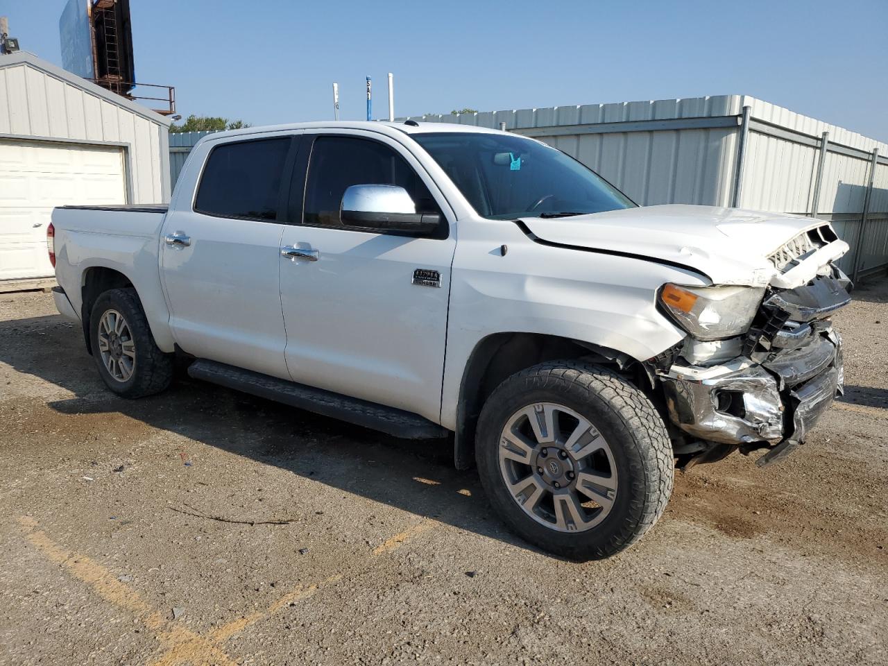 VIN 5TFAY5F14HX636319 2017 TOYOTA TUNDRA no.4