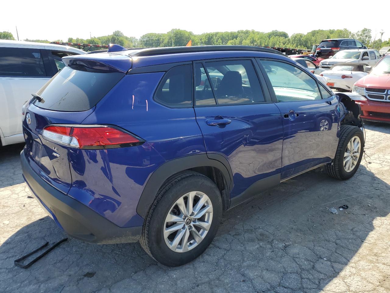 2022 Toyota Corolla Cross Le VIN: 7MUCAABG0NV017207 Lot: 64111274