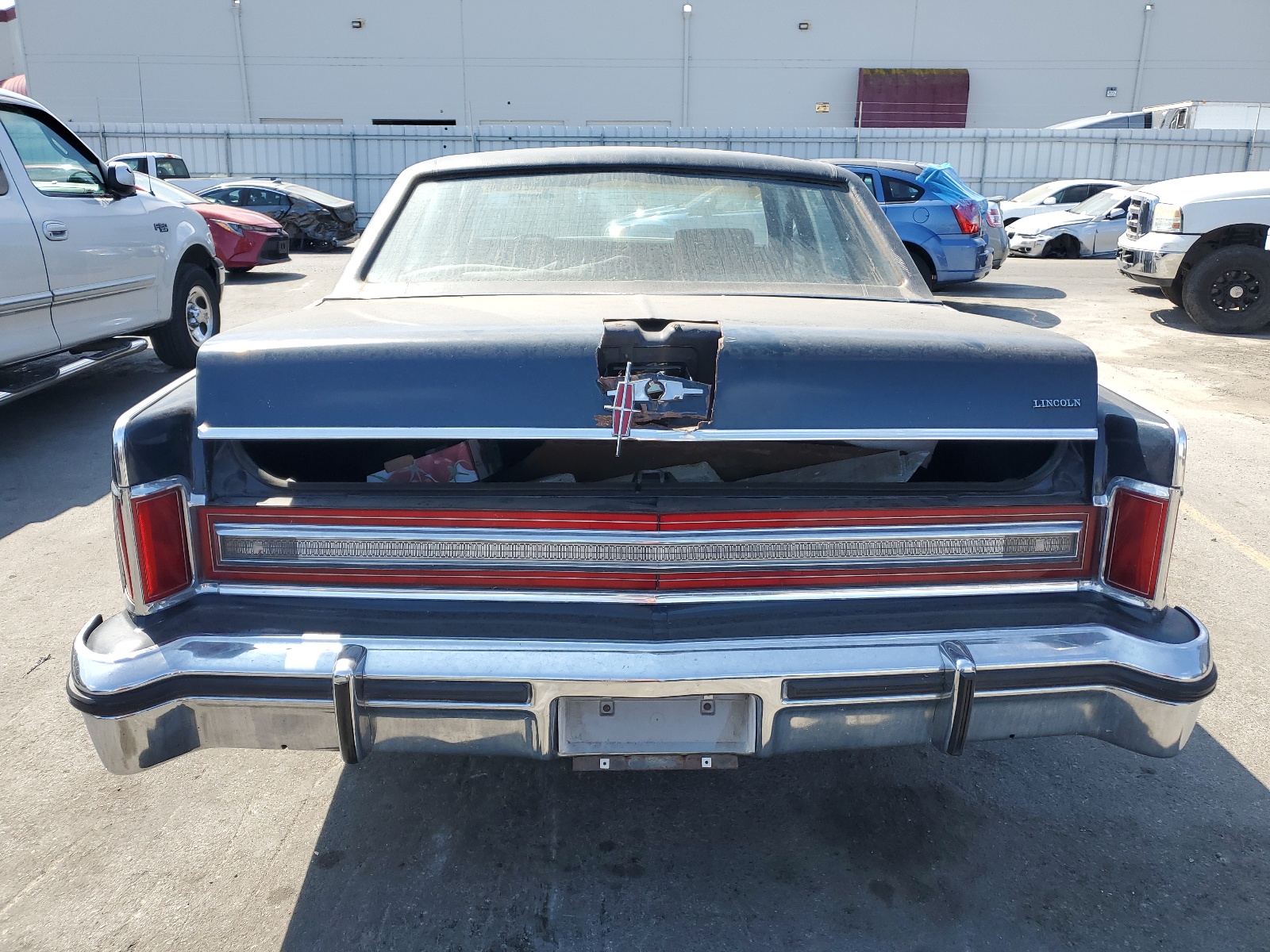 9Y82S606048 1979 Lincoln Continentl