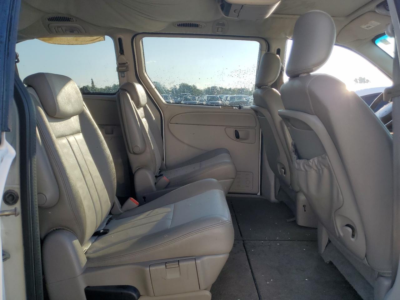 2005 Chrysler Town & Country Touring VIN: 2C4GP54L75R347656 Lot: 62744214