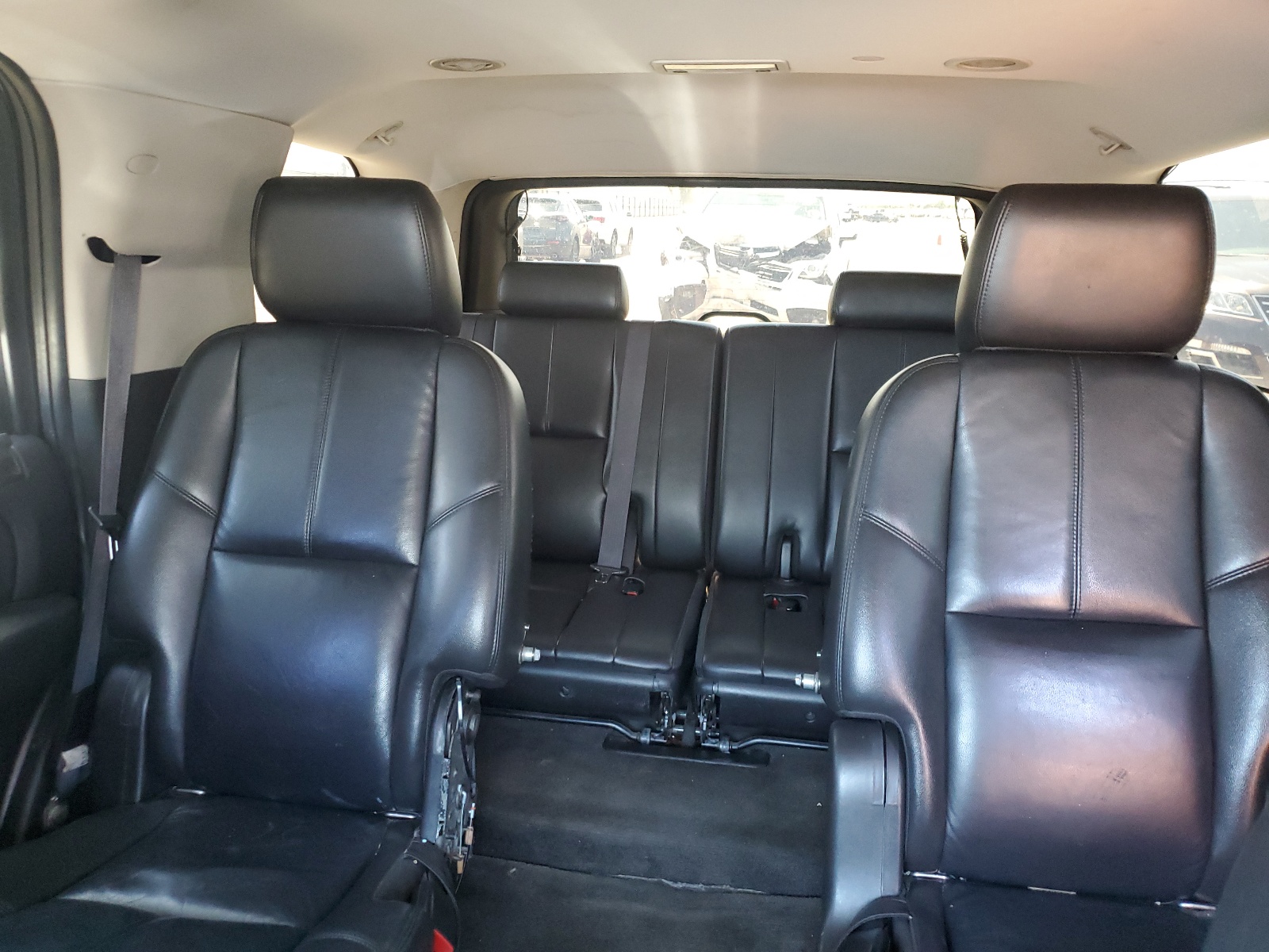 1GNSCBE00BR386252 2011 Chevrolet Tahoe C1500 Lt