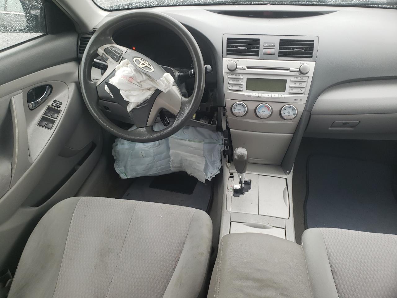2011 Toyota Camry - Image 8