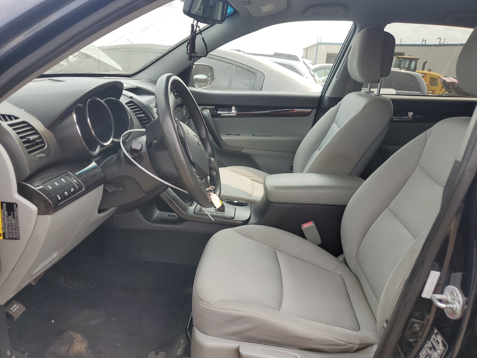 5XYKTDA6XCG275688 2012 Kia Sorento Base