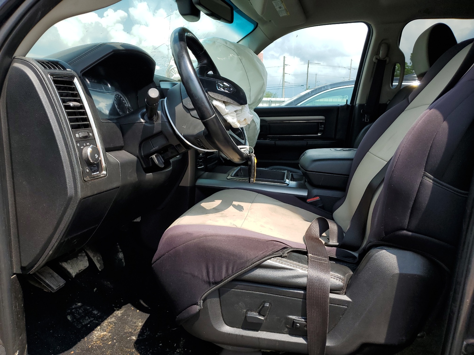 1C6RR7UT4ES315784 2014 Ram 1500 Sport