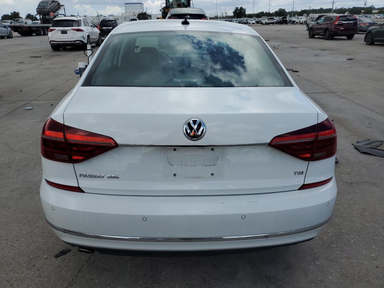 2018 Volkswagen Passat Sel Premium VIN: 1VWCA7A39JC041865 Lot: 63499854