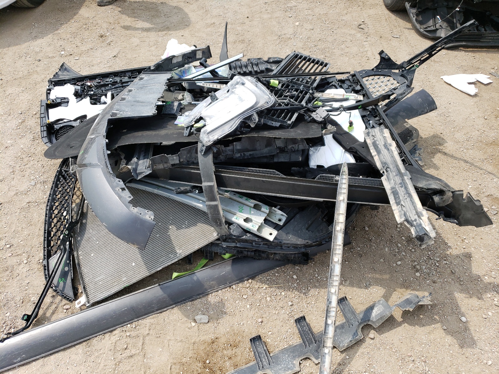 5GAEVCKW2KJ113554 2019 Buick Enclave Avenir