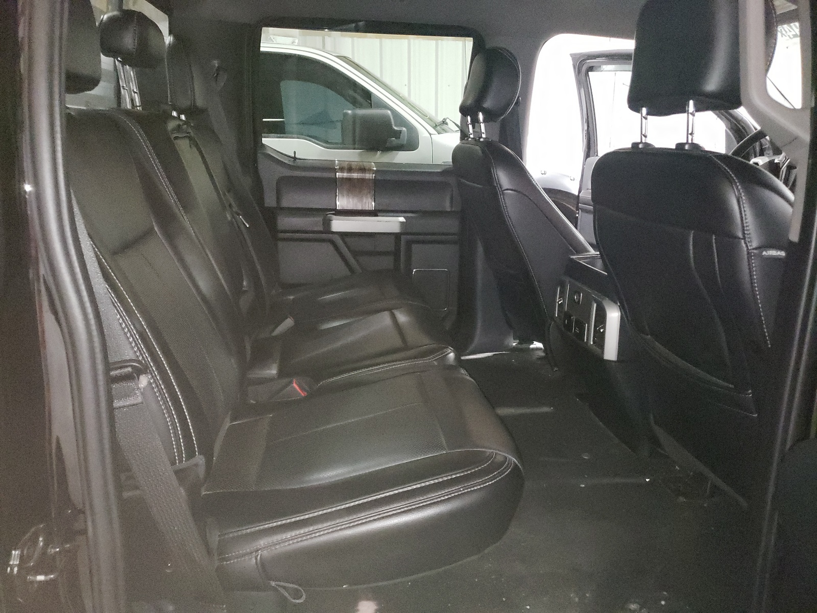 1FTEW1E41KFA98686 2019 Ford F-150 Lariat