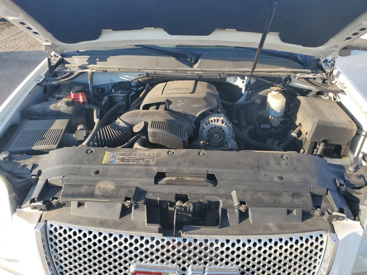 2011 GMC Yukon Denali VIN: 1GKS2EEF3BR196550 Lot: 63439104