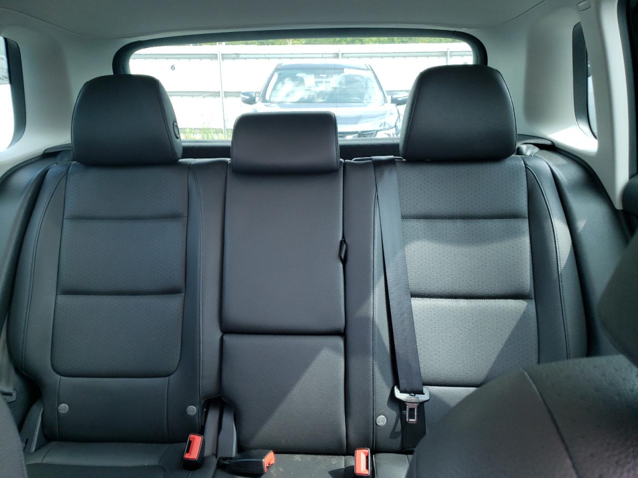 2017 Volkswagen Tiguan Wolfsburg VIN: WVGSV7AX9HK005773 Lot: 63504824