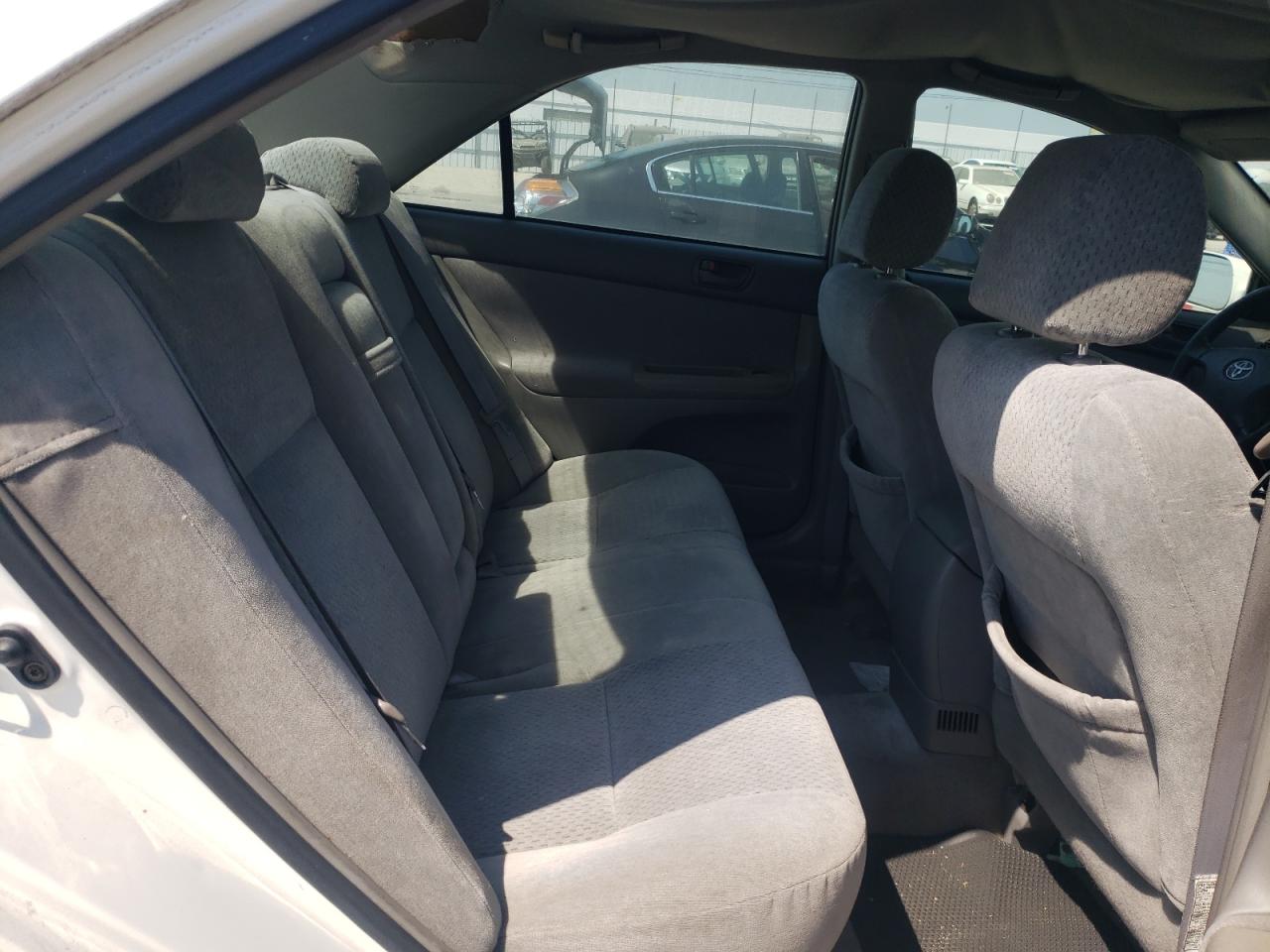 2004 Toyota Camry Le VIN: 4T1BE32K24U374582 Lot: 62571014