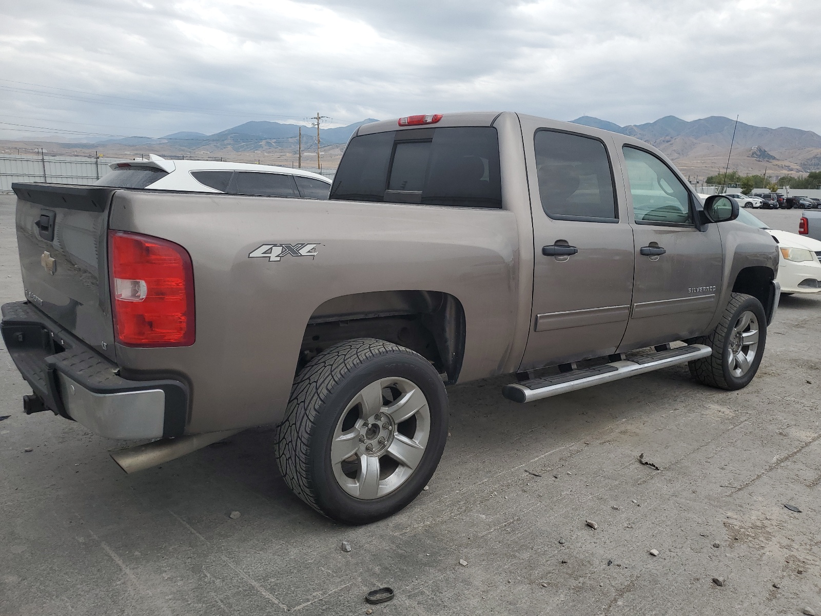 2013 Chevrolet Silverado K1500 Lt vin: 3GCUKSE21DG193665