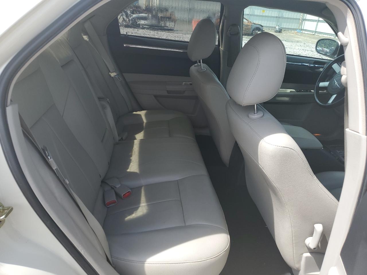 2006 Chrysler 300 Touring VIN: 2C3KA53GX6H257980 Lot: 63701384