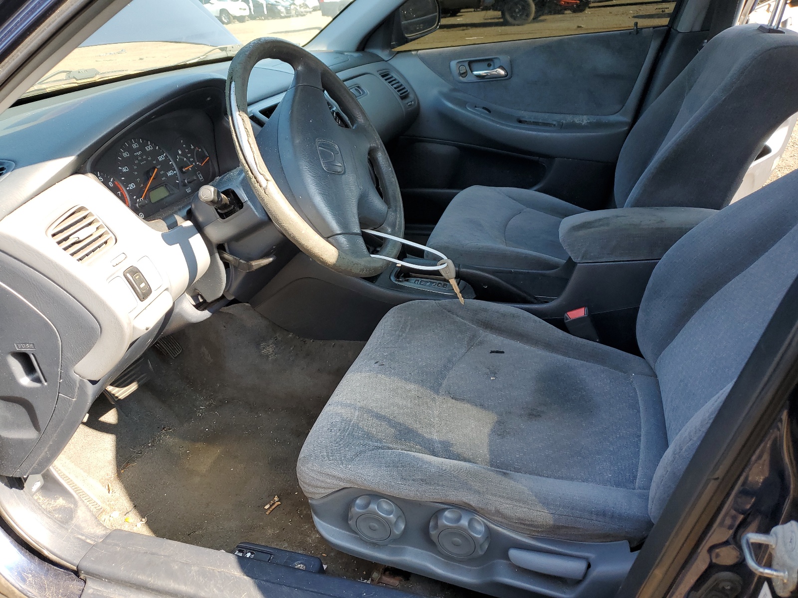 1HGCG66551A130237 2001 Honda Accord Lx