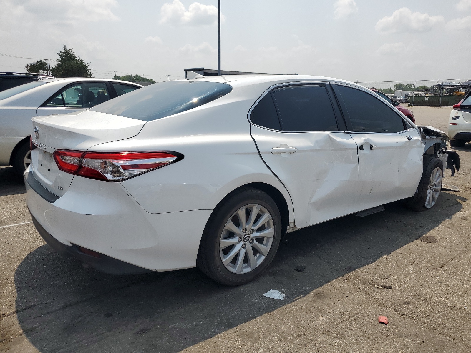 2020 Toyota Camry Le vin: 4T1C11AK7LU917638