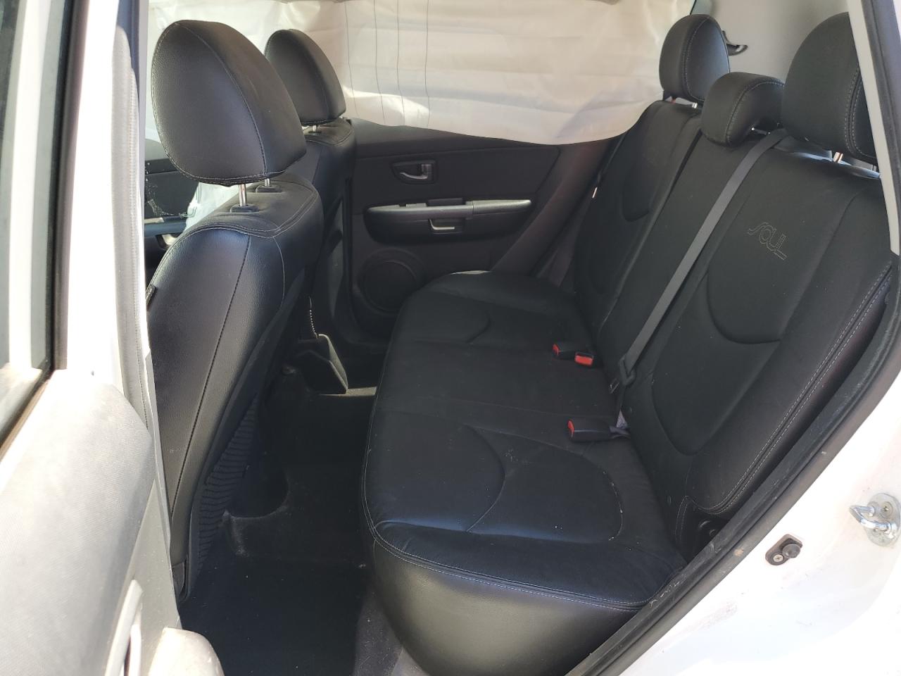 2011 Kia Soul + VIN: KNDJT2A24B7264730 Lot: 61964634