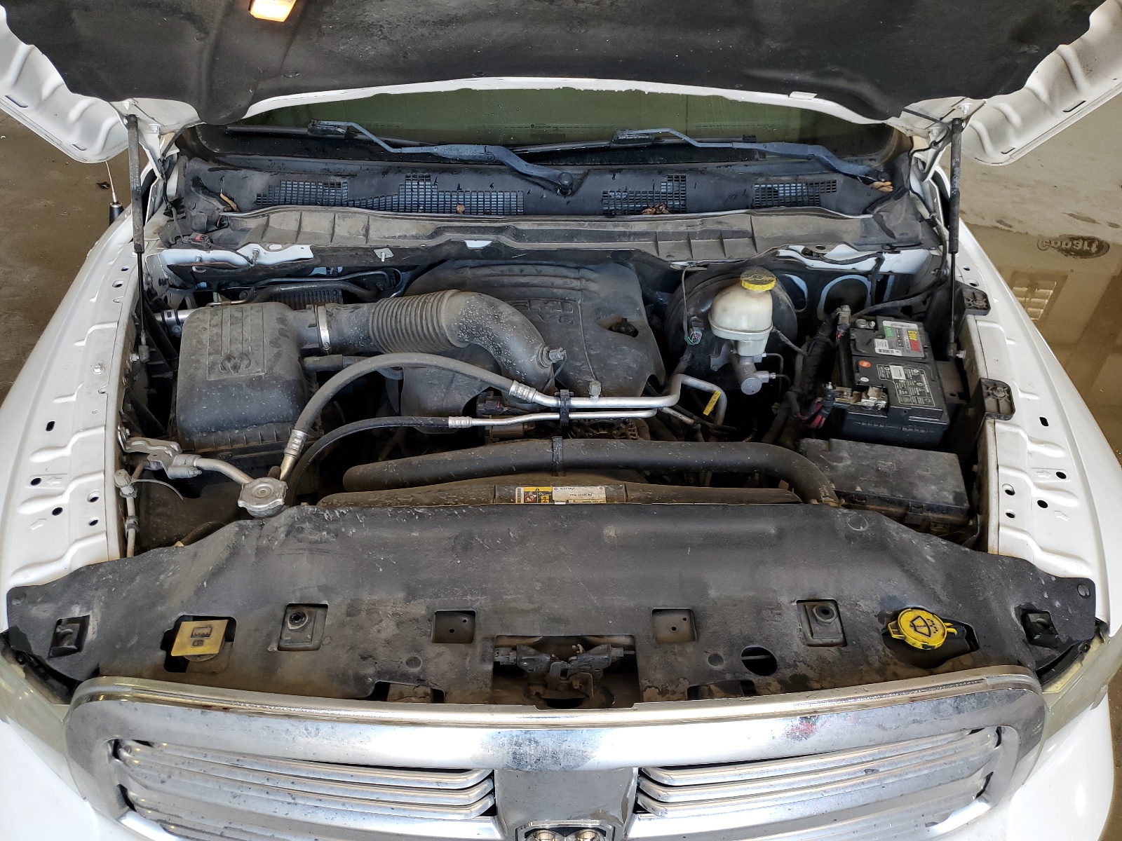 1C6RR6LT6HS550574 2017 Ram 1500 Slt