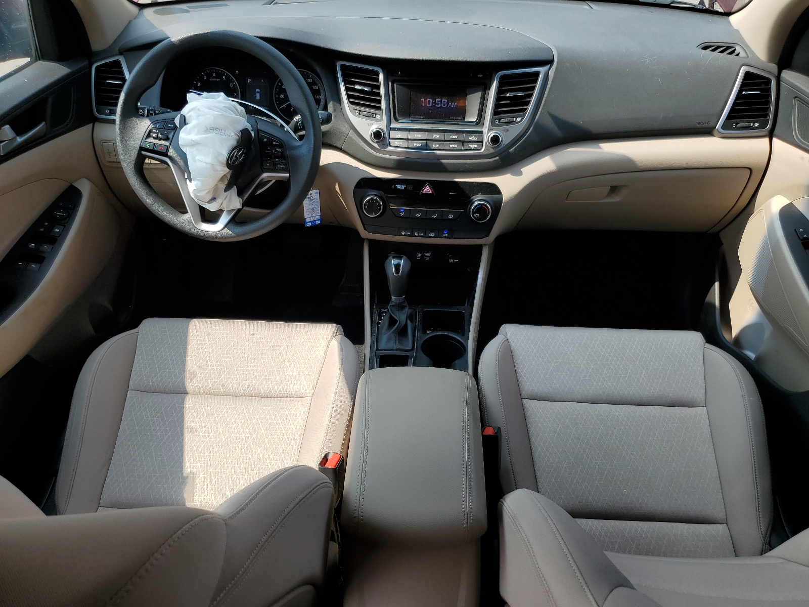 KM8J2CA49JU641381 2018 Hyundai Tucson Se