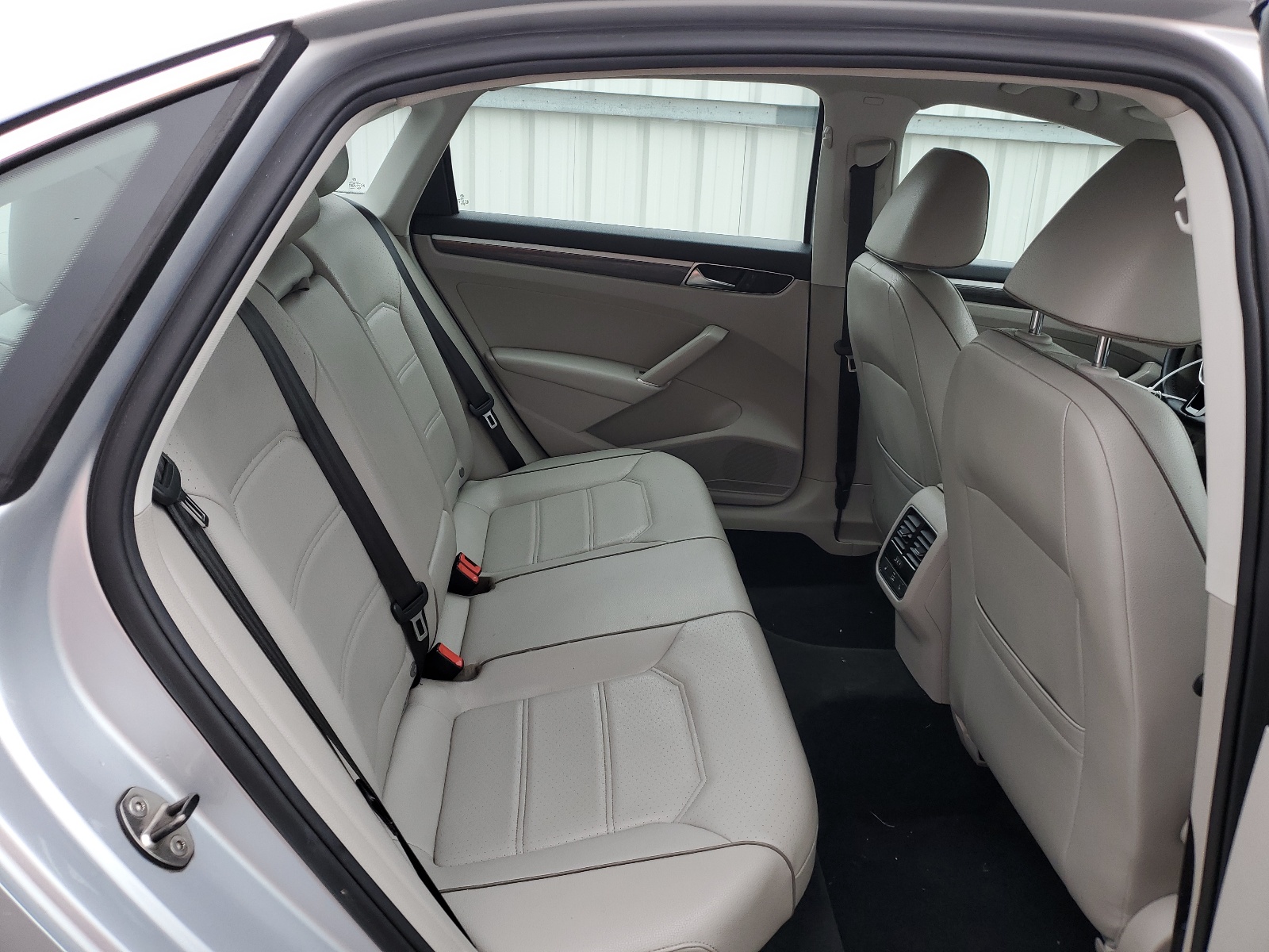 1VWGT7A39HC057859 2017 Volkswagen Passat Se