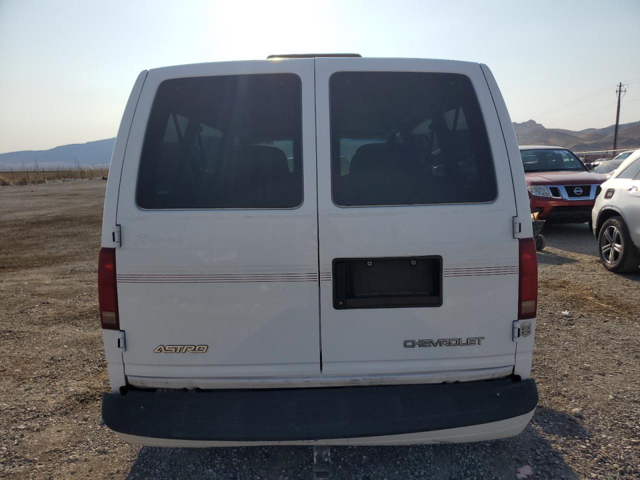 1GBDM19WXYB113817 2000 Chevrolet Astro