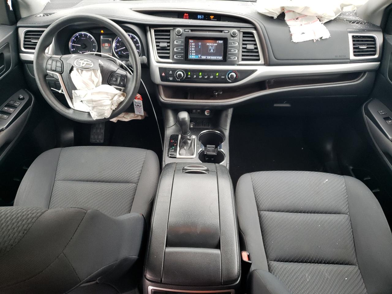 2019 Toyota Highlander Le VIN: 5TDZARFHXKS058803 Lot: 63292644