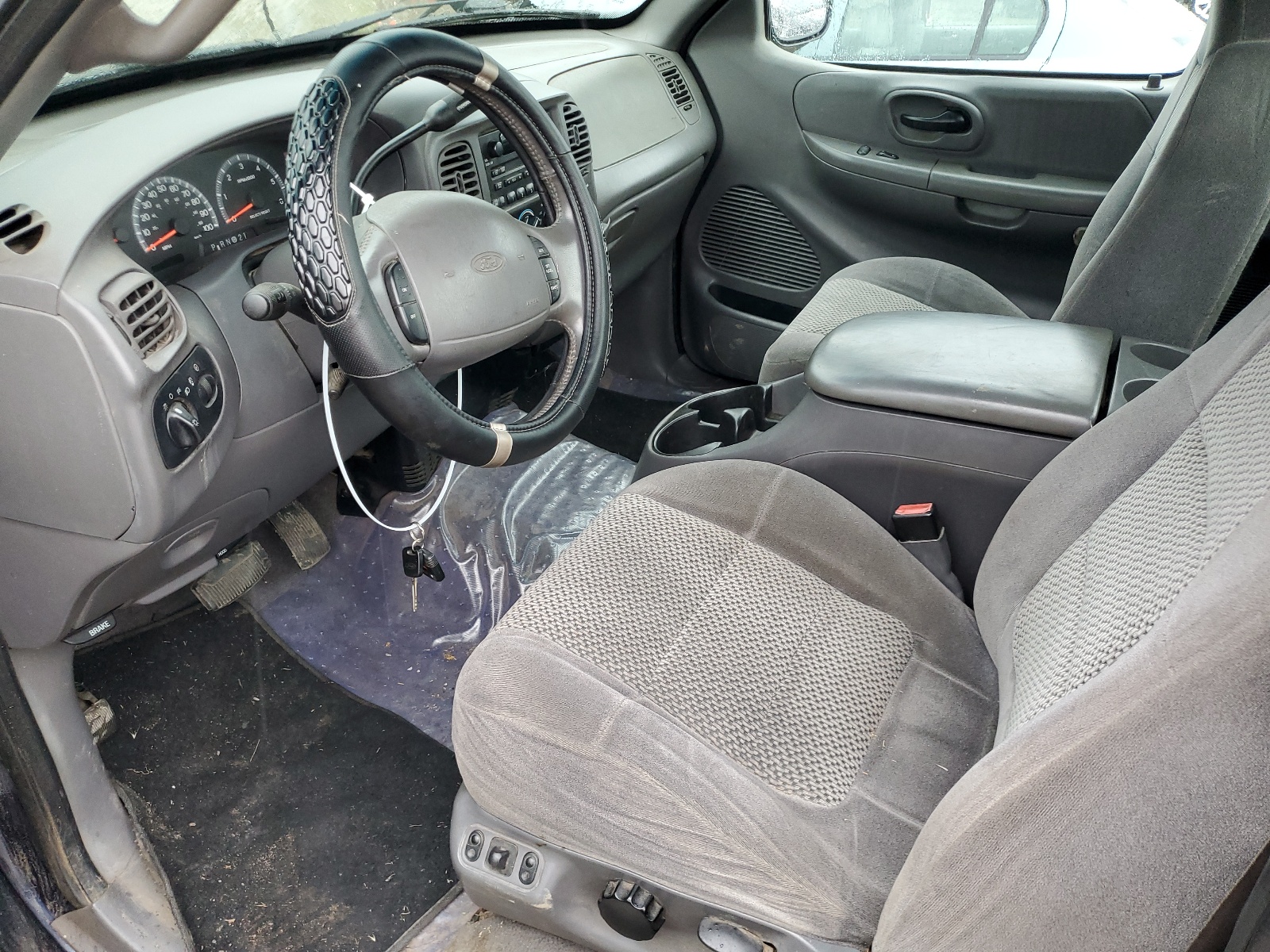 2FTRF18W52CA37769 2002 Ford F150