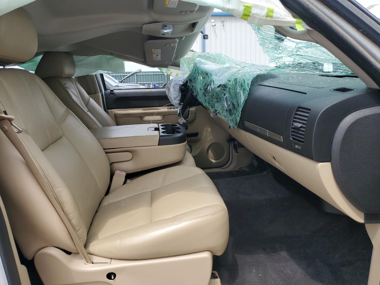 2011 Chevrolet Silverado K1500 Lt VIN: 3GCPKSE37BG390553 Lot: 64042374