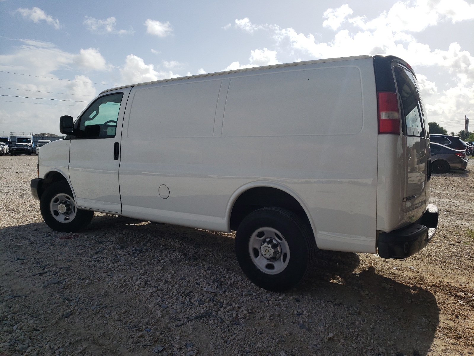 2021 Chevrolet Express G2500 vin: 1GCWGAFP1M1218576