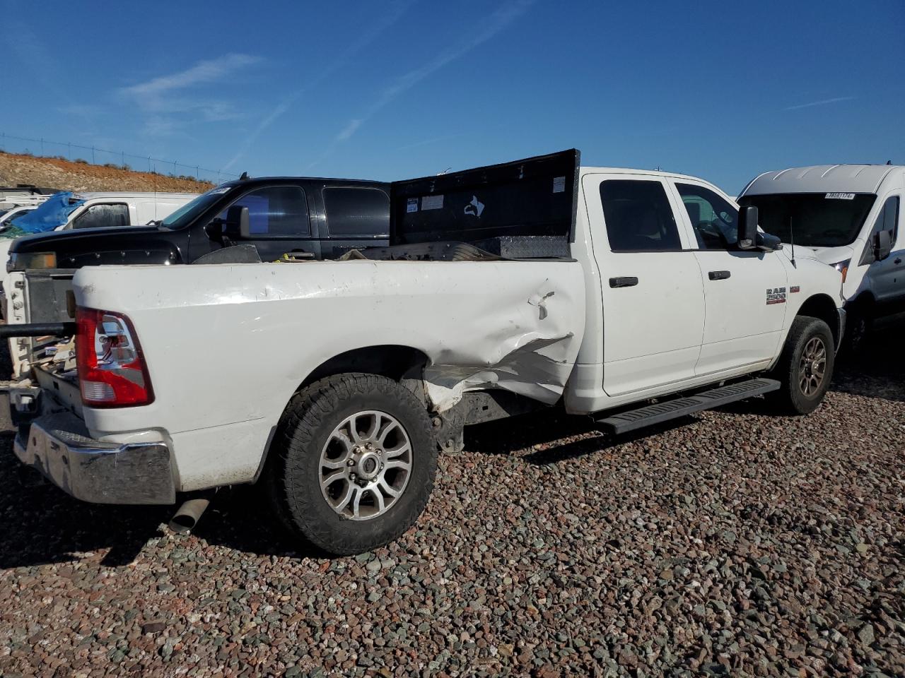 2015 Ram 2500 St vin: 3C6UR4HJ4FG642969