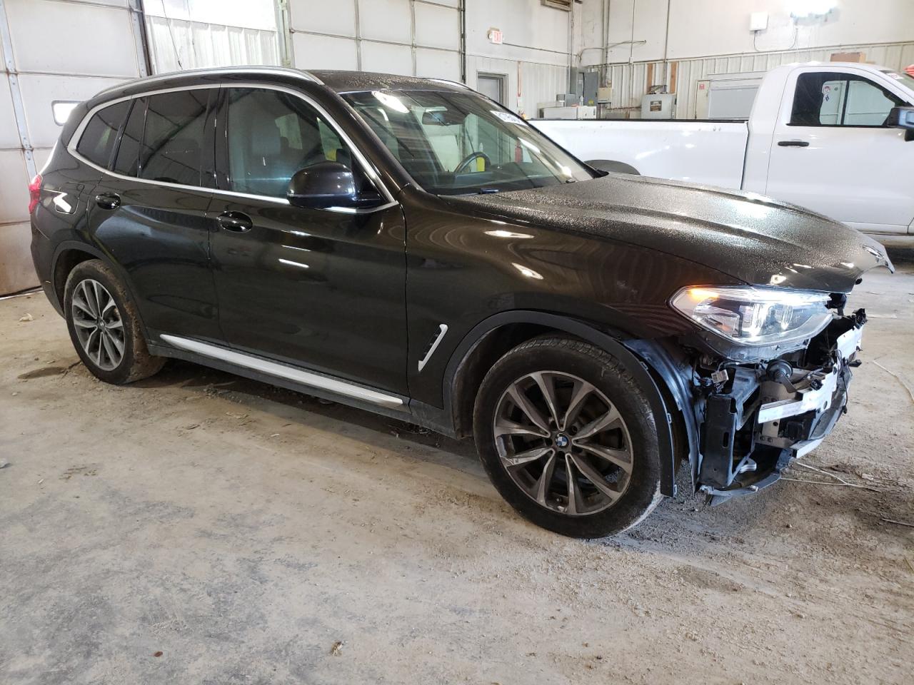 VIN 5UXTR9C50JLD68906 2018 BMW X3 no.4