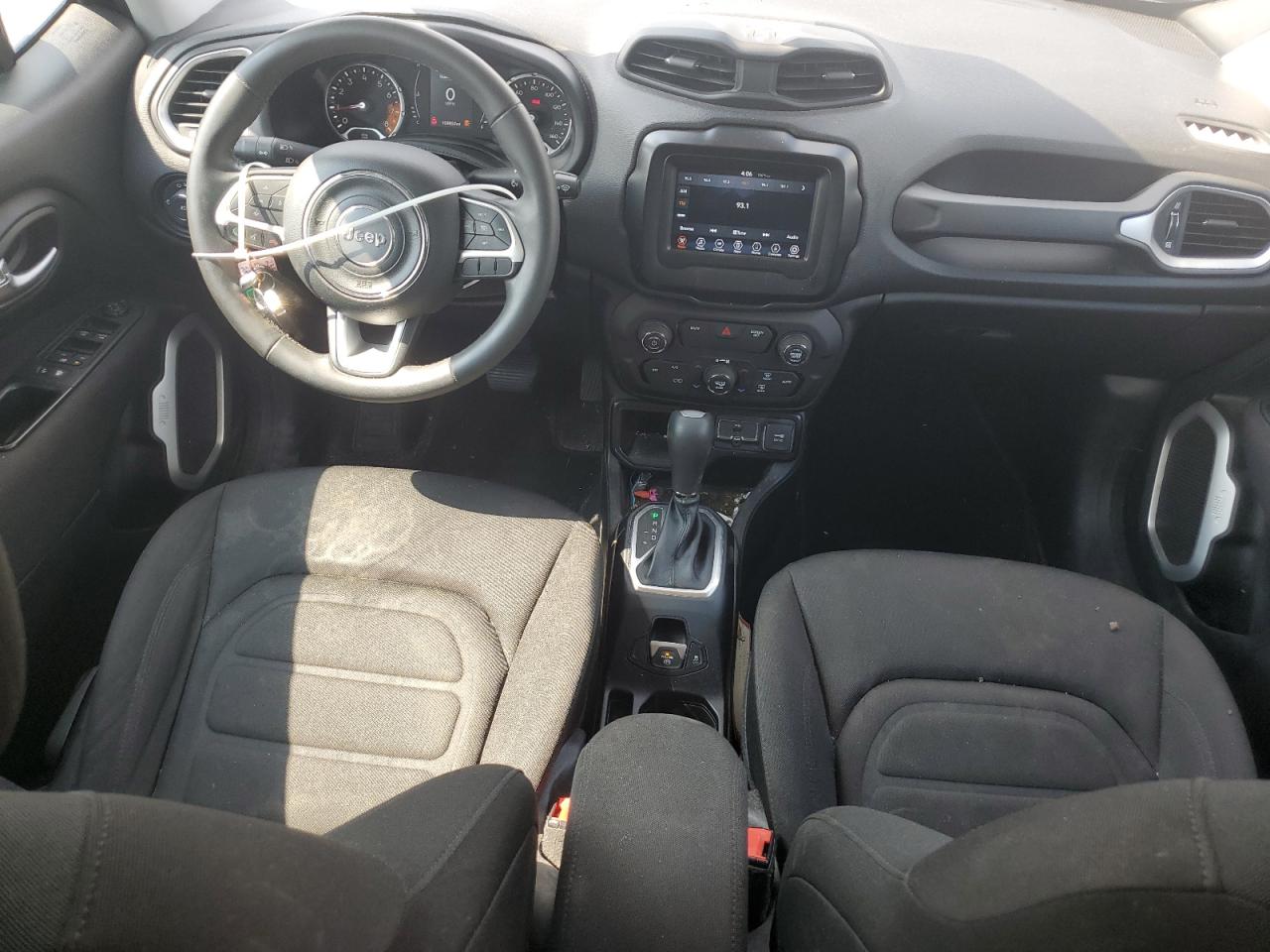 ZACCJABBXJPJ40161 2018 Jeep Renegade Latitude