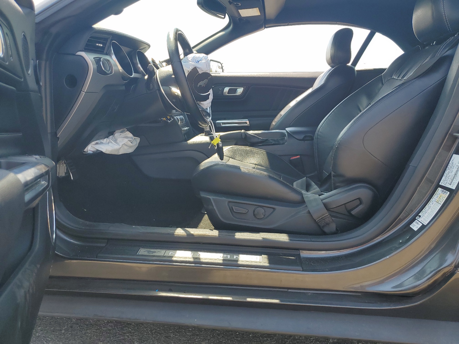 1FATP8UH9L5120643 2020 Ford Mustang