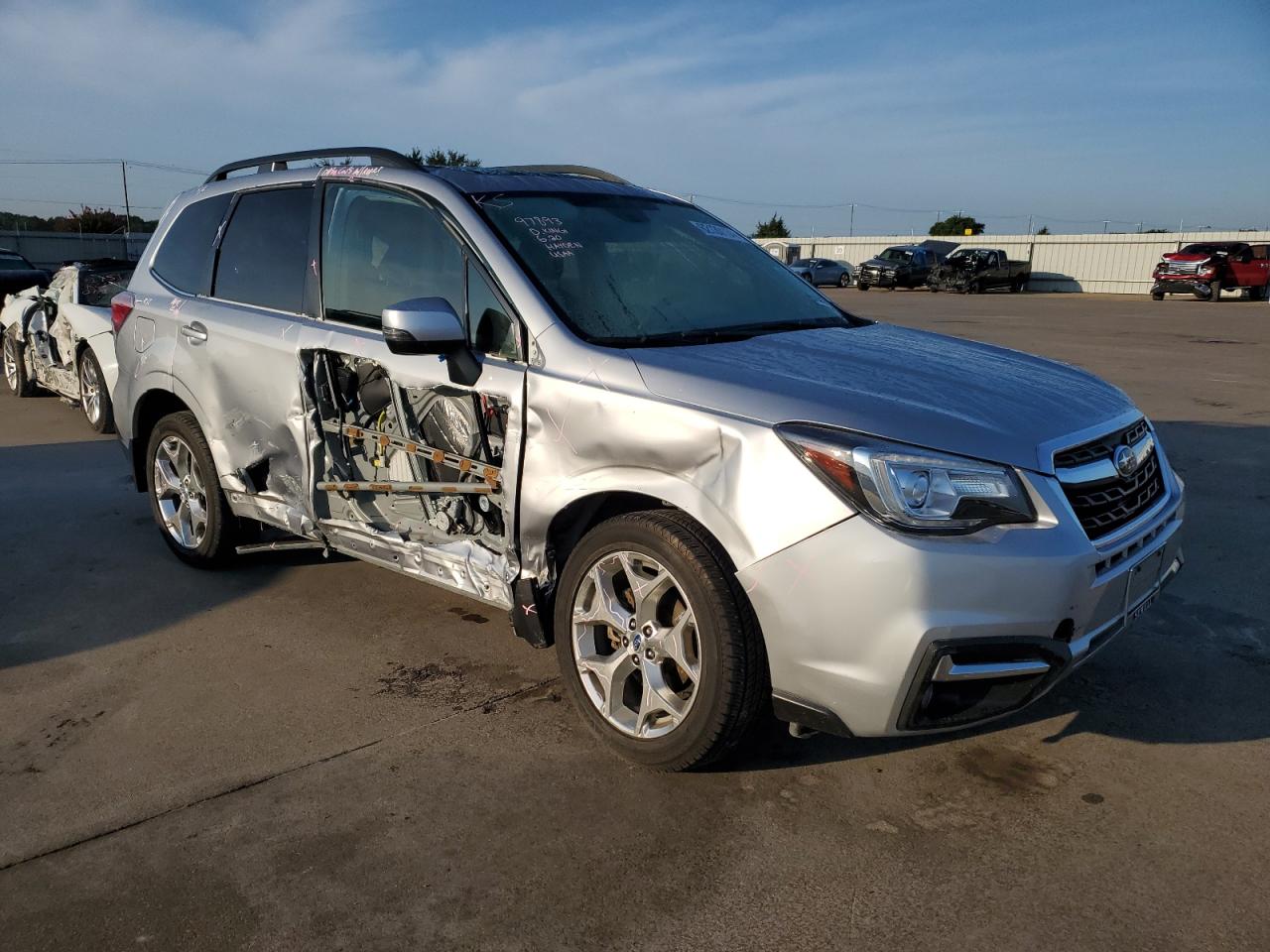 2018 Subaru Forester 2.5I Touring VIN: JF2SJAWC1JH405527 Lot: 62130134