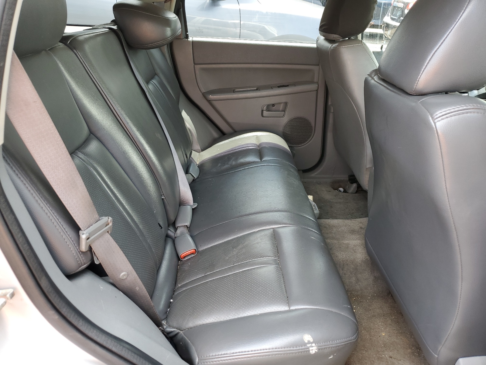 1J4GR48K45C708656 2005 Jeep Grand Cherokee Laredo