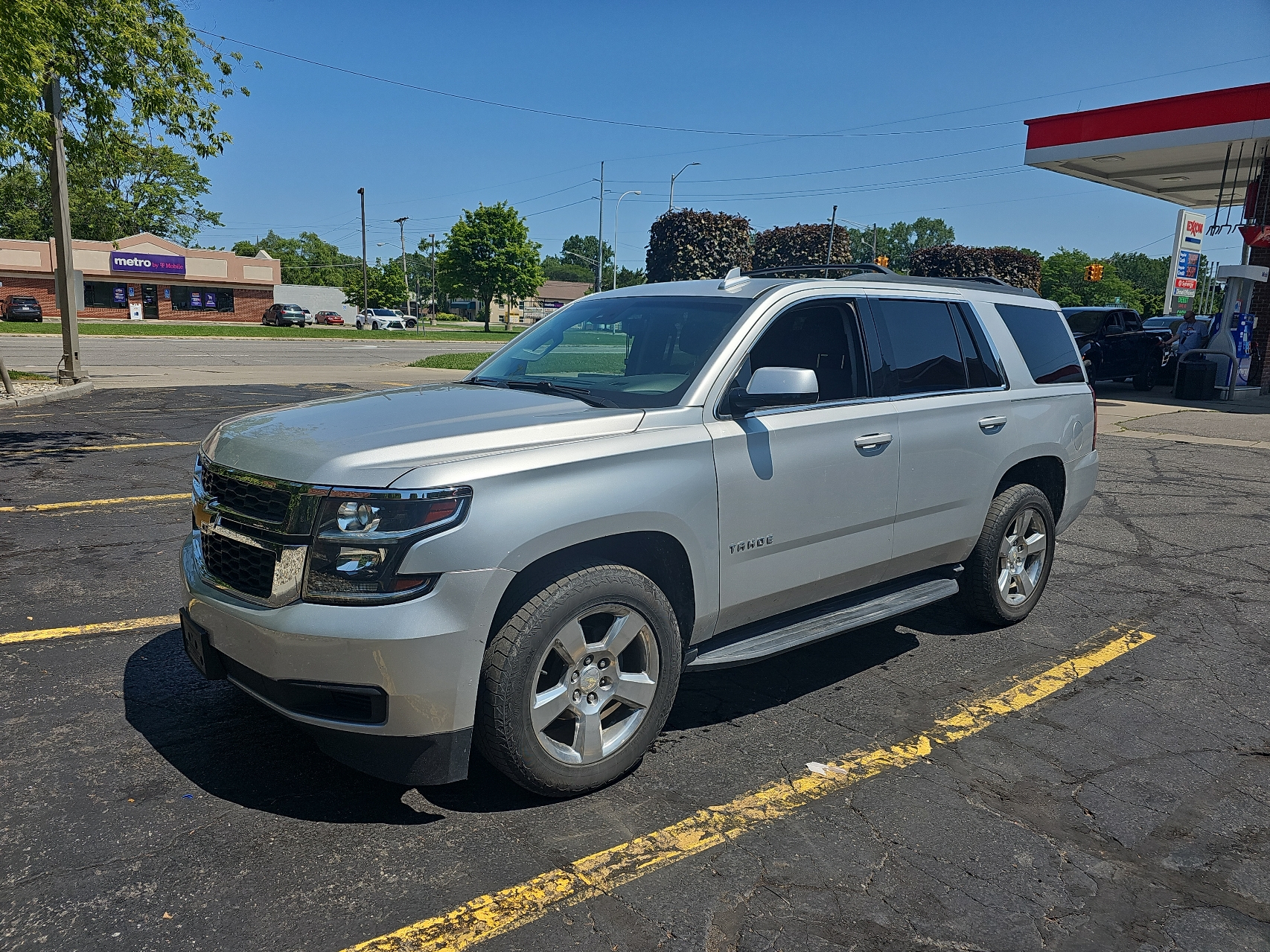 2018 Chevrolet Tahoe K1500 Ls vin: 1GNSKAKC1JR225175