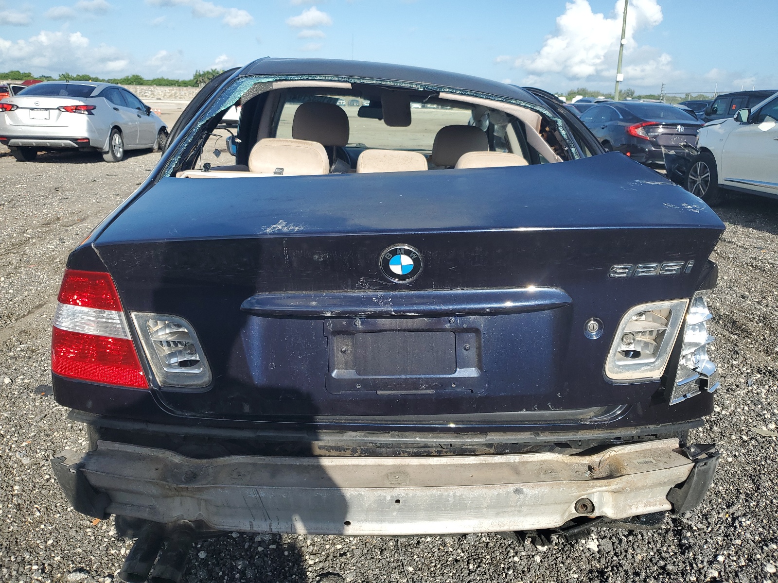 WBAEV33434KL61852 2004 BMW 325 I