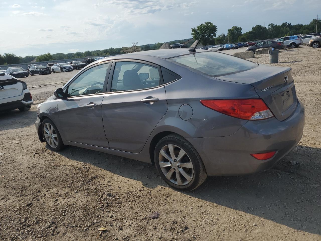 2013 Hyundai Accent - Image 2
